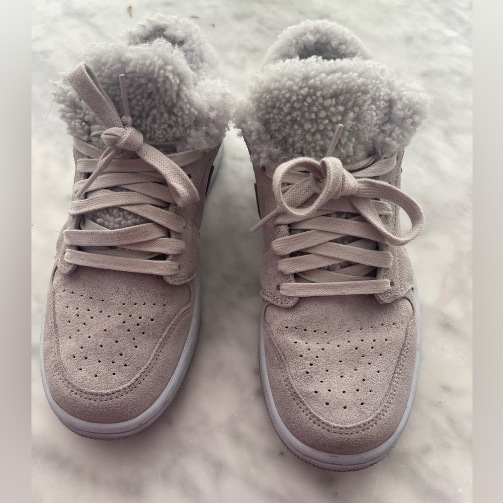 Nike air Jordan, gray, great condition, size 8